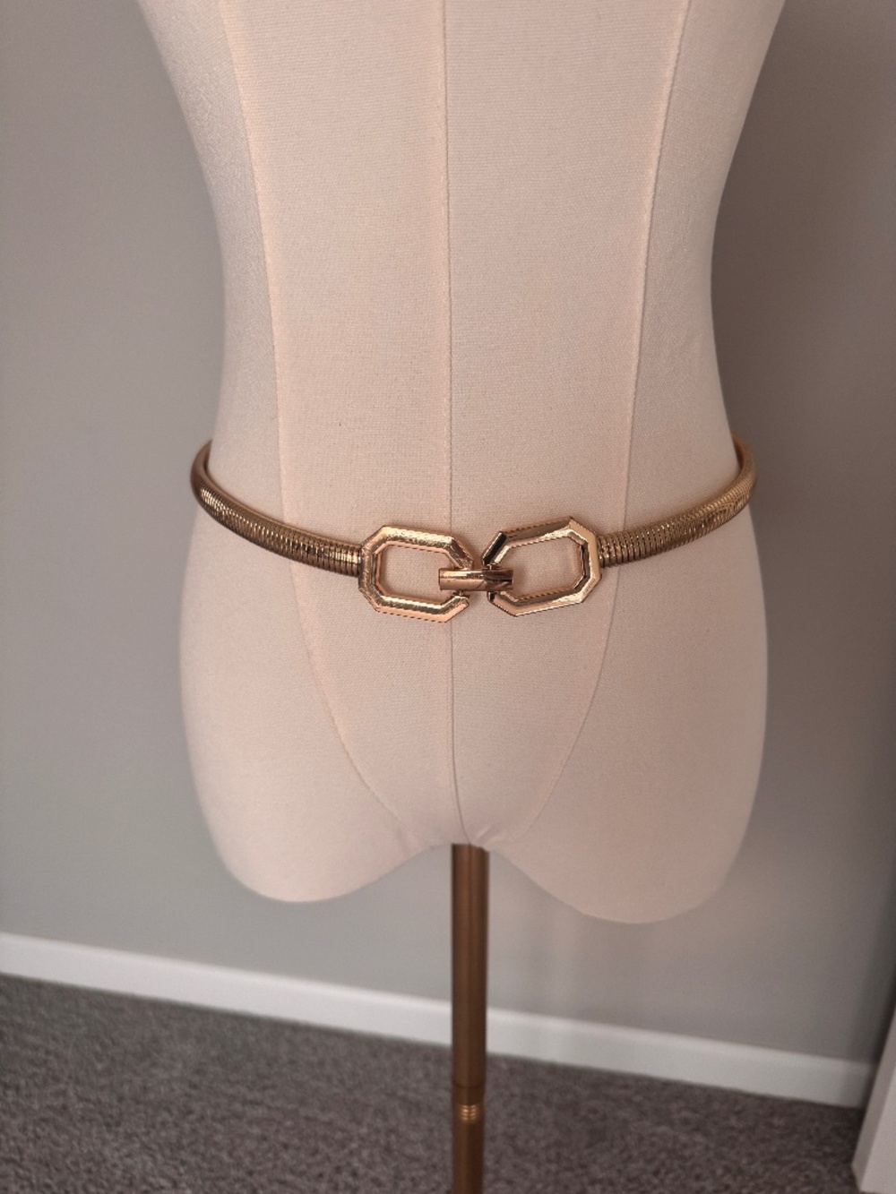 White House Black Market Gold Metal Stretch Waist Belt Geometric Clasp